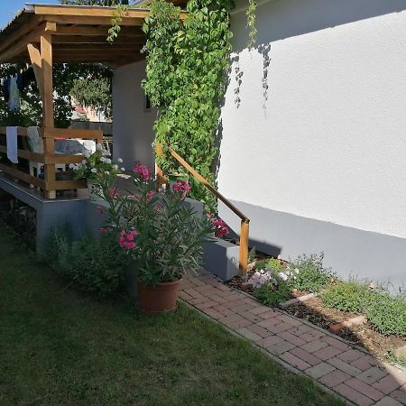 Menta Apartman Мезёкёвешд Экстерьер фото