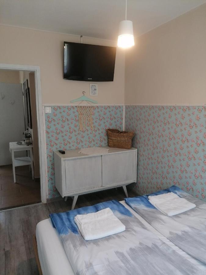 Menta Apartman Мезёкёвешд Экстерьер фото