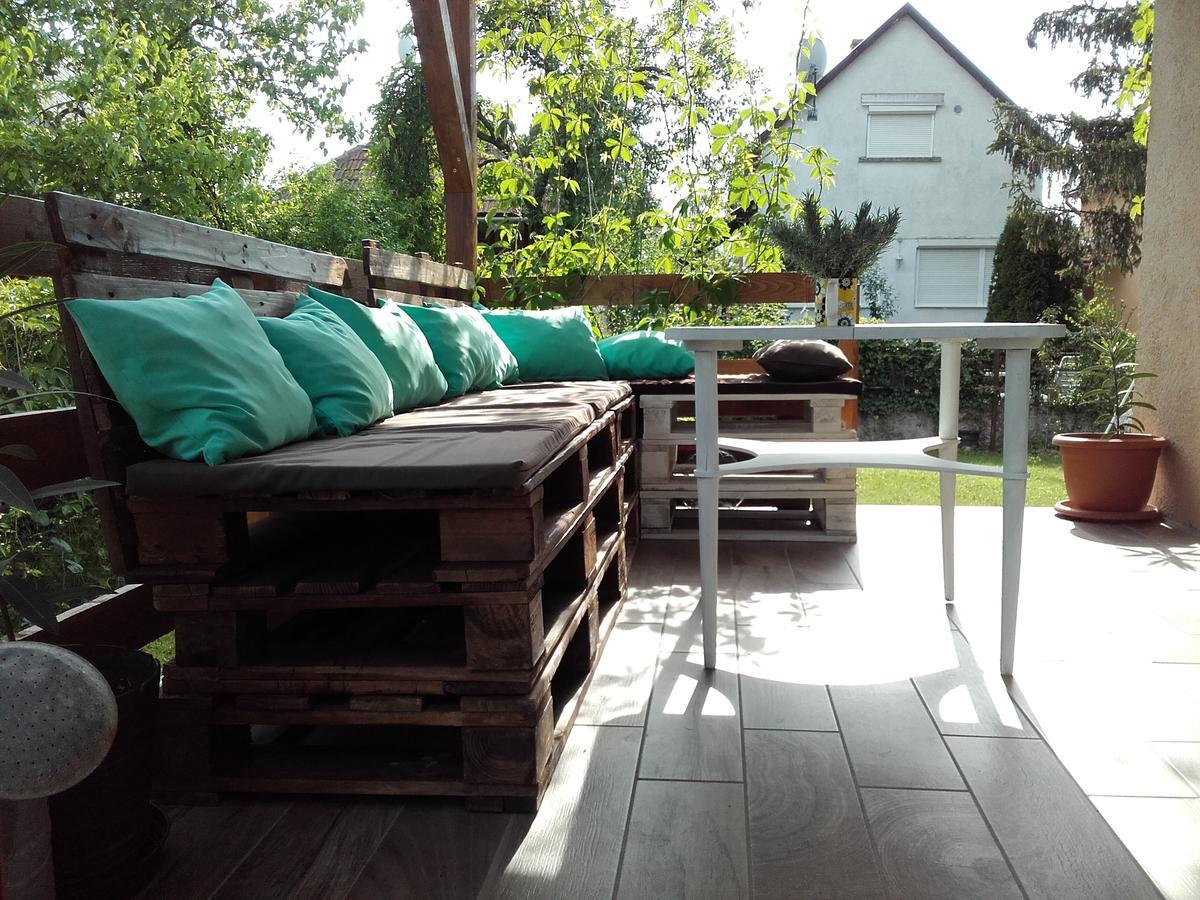 Menta Apartman Мезёкёвешд Экстерьер фото